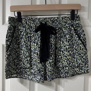 🌻3 for $18 Simply Vera Vera Wang Black and Blue Patterned Shorts Size Small